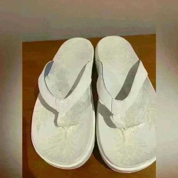 NWOT Olukai Nu’a Pi’o flip flop - Picture 5 of 9